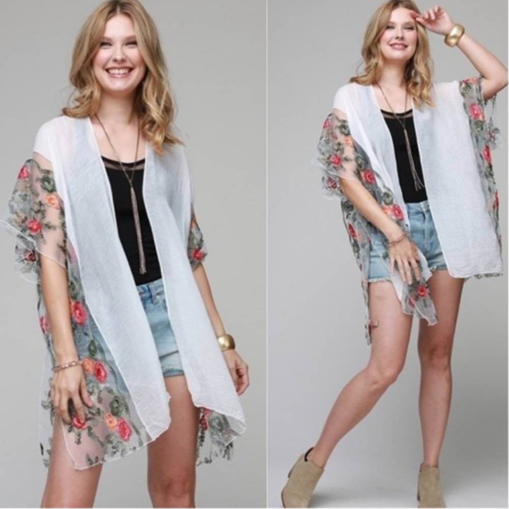 4 PACKS White Kimonos